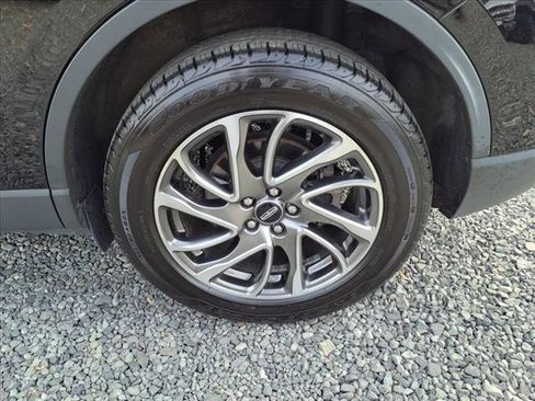 Used 2021 Lincoln Corsair AWD w/ Equipment Group 101A image 5