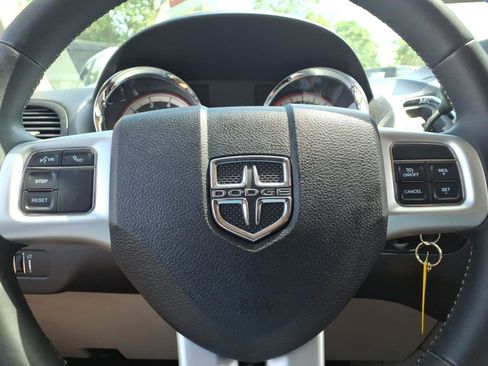 Used 2017 Dodge Grand Caravan SE w/ Power Window Group FWD image 12
