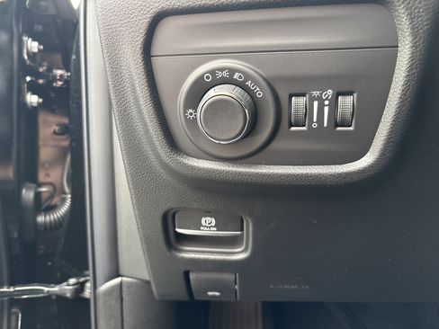 New 2026 Jeep Grand Cherokee Altitude AWD/4WD image 18