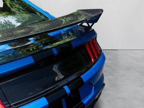 Used 2021 Ford Mustang Shelby GT500 w/ Carbon Fiber Track Pack RWD image 11