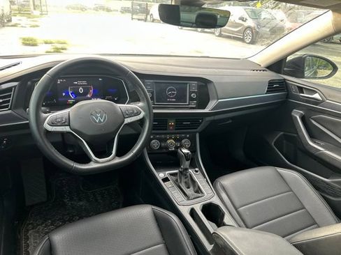 Used 2023 Volkswagen Jetta SE w/ Panoramic Sunroof Package FWD image 15