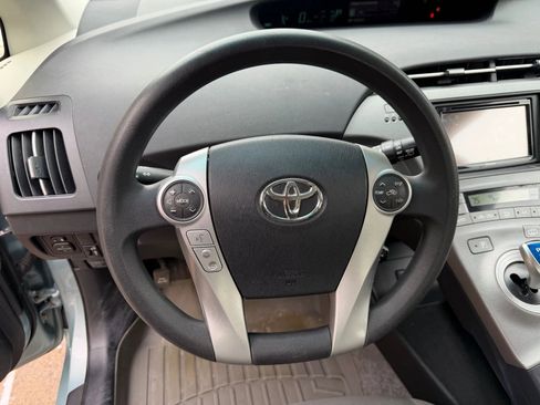 Used 2013 Toyota Prius Plug-In Hybrid image 37