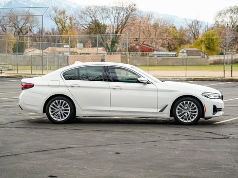 Used 2022 BMW 530i xDrive w/ Convenience Package image 4
