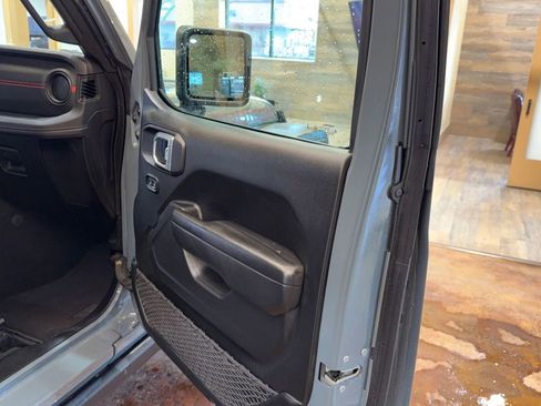 Used 2025 Jeep Wrangler Unlimited Rubicon image 23