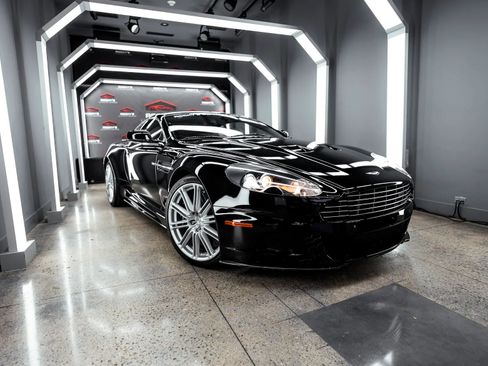 Used 2009 Aston Martin DBS Coupe RWD image 3