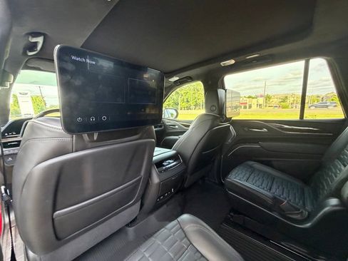 Used 2024 Cadillac Escalade Sport Platinum w/ LPO, ONYX Package AWD/4WD image 16