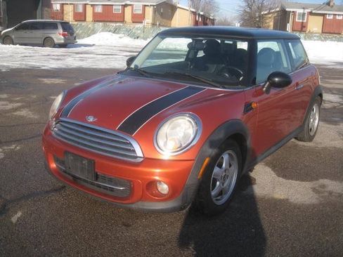 Used 2011 MINI Cooper Hardtop FWD image 1