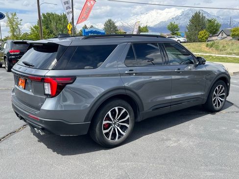 Used 2025 Ford Explorer ST AWD/4WD image 6