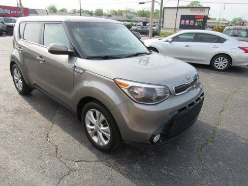 Used 2016 Kia Soul + image 8