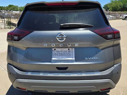 Used 2021 Nissan Rogue SV image 16