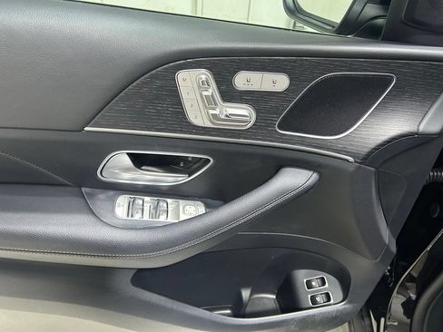 Used 2025 Mercedes-Benz GLE 450e 4MATIC image 11