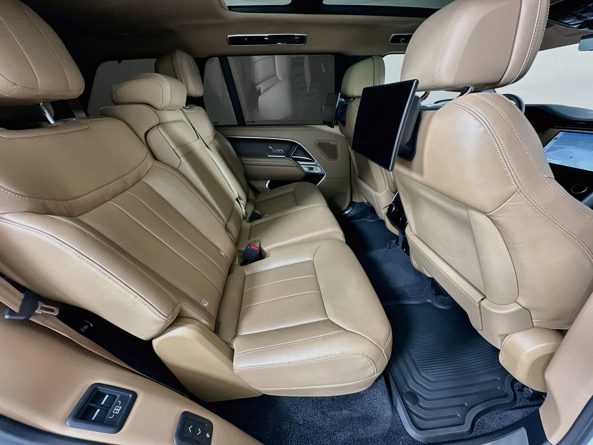 Used 2023 Land Rover Range Rover Long Wheelbase Autobiography AWD/4WD image 31