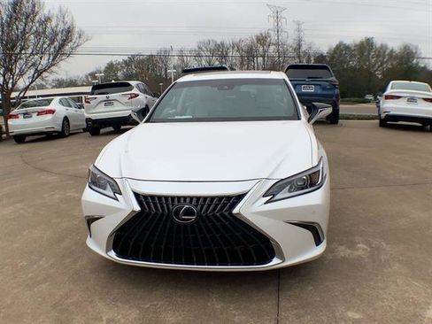 Certified 2025 Lexus ES 350 w/ Premium Package image 3