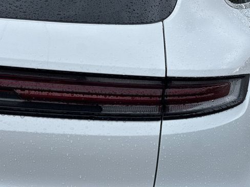 Used 2024 Porsche Cayenne image 50