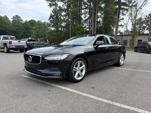 Used 2018 Volvo S90 T5 Momentum w/ Convenience Package AWD/4WD image 2