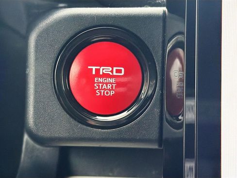 Used 2024 Toyota Tacoma TRD Off-Road AWD/4WD image 32