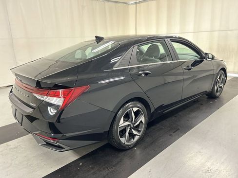 Used 2023 Hyundai Elantra Limited image 2