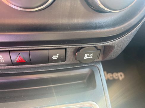 Used 2015 Jeep Patriot High Altitude image 24