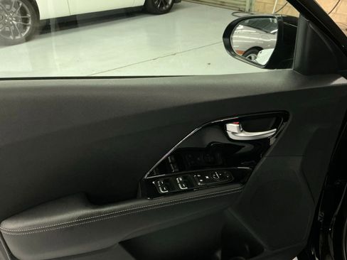 Used 2022 Kia Niro LXS w/ Digital Cluster Package image 16