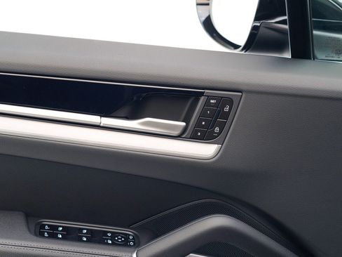 New 2026 Porsche Cayenne Coupe image 23