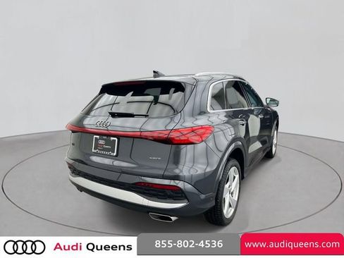 Used 2025 Audi Q5 Premium Plus w/ Premium Plus AWD/4WD image 4