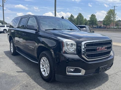 Used 2019 GMC Yukon XL SLT AWD/4WD image 3