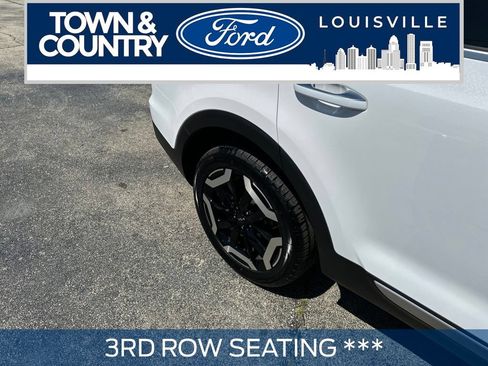Used 2025 Kia Telluride S FWD image 4