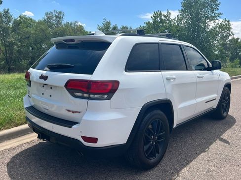 Used 2017 Jeep Grand Cherokee Trailhawk image 3