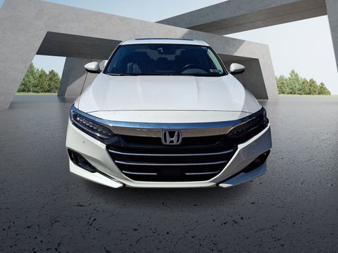 Used 2022 Honda Accord Touring image 2
