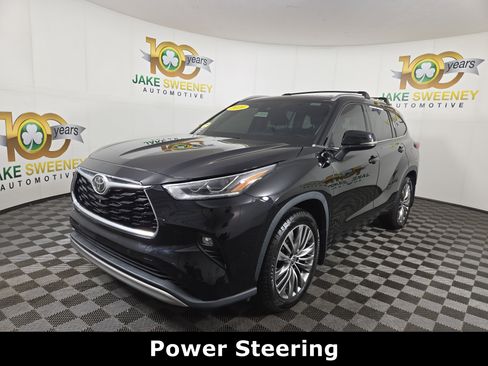 Used 2020 Toyota Highlander Platinum image 3