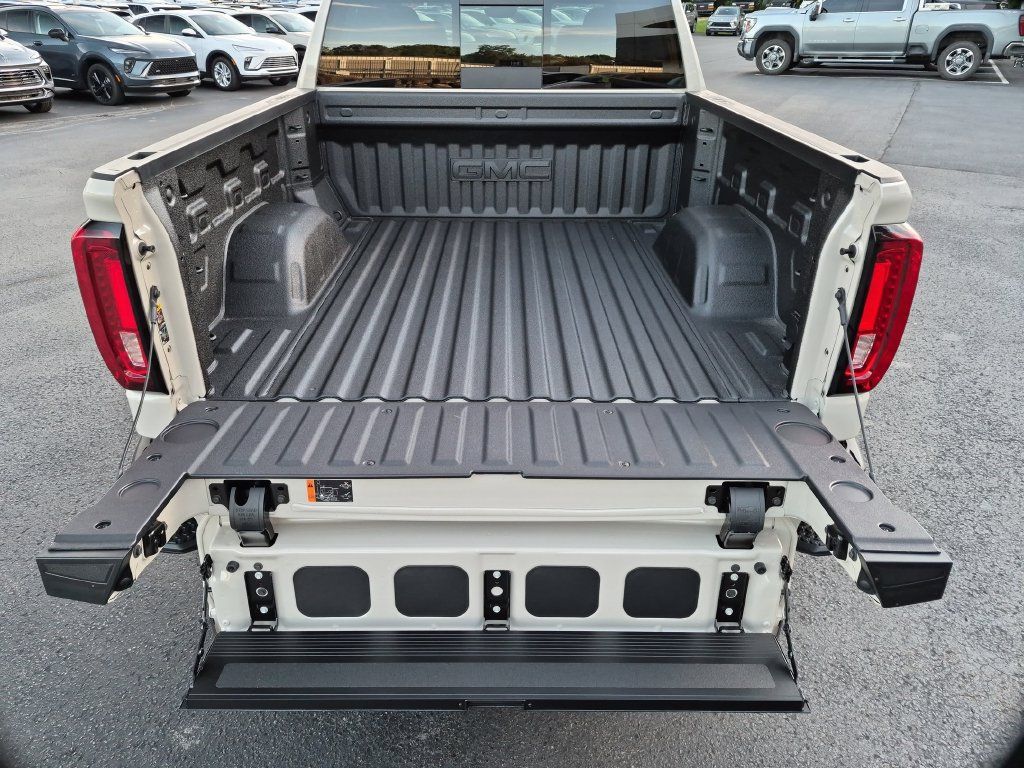 New 2026 GMC Sierra 1500 Denali AWD/4WD image 9