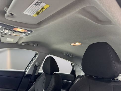 Certified 2024 Hyundai Elantra SEL FWD image 16