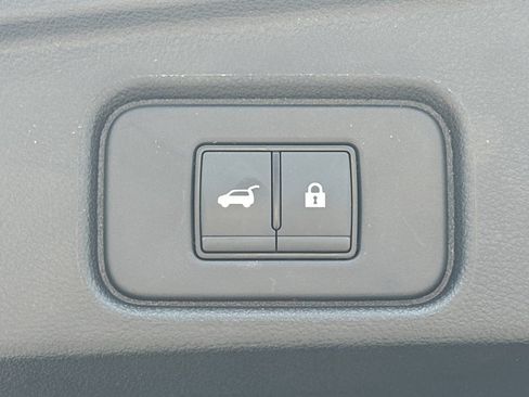 Used 2024 Nissan Pathfinder SL AWD/4WD image 16