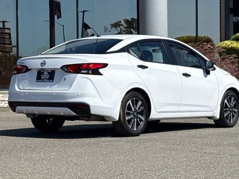 Certified 2025 Nissan Versa S w/ S Plus Package FWD image 5