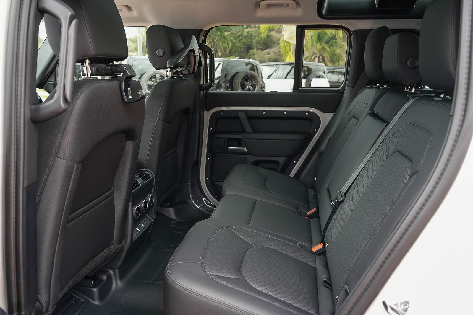 New 2026 Land Rover Defender 110 S AWD/4WD image 17