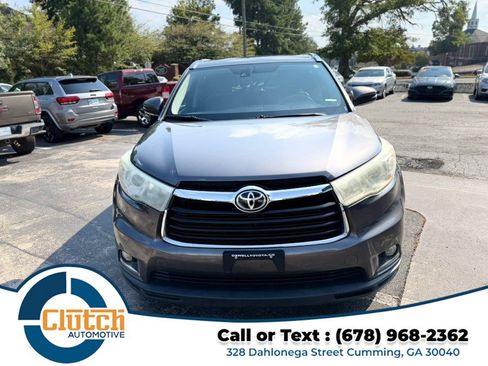 Used 2015 Toyota Highlander Limited w/ Driver Technology Package FWD image 3