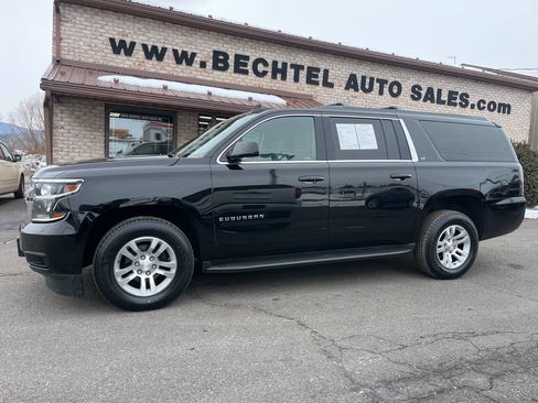 Used 2017 Chevrolet Suburban LT image 1