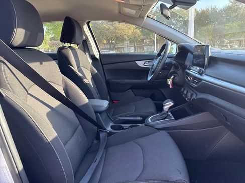 Used 2024 Kia Forte LXS image 9