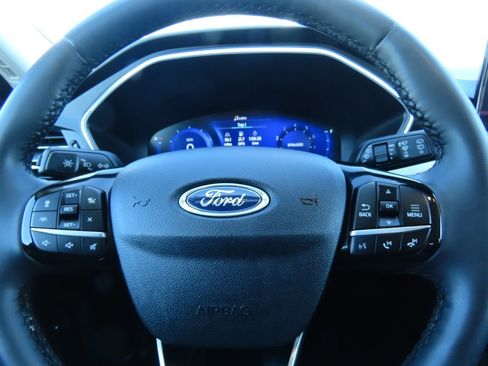 Used 2022 Ford Escape Titanium image 27