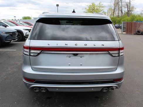Certified 2023 Lincoln Aviator Black Label w/ Jet Package AWD/4WD image 4