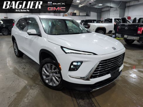 Used 2025 Buick Enclave Preferred w/ Power Package AWD/4WD image 1