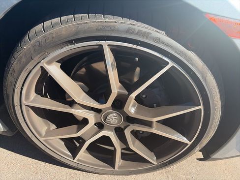 Used 2024 Porsche Taycan image 4