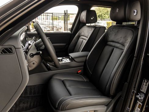 New 2027 Rolls-Royce Cullinan Black Badge AWD/4WD image 26