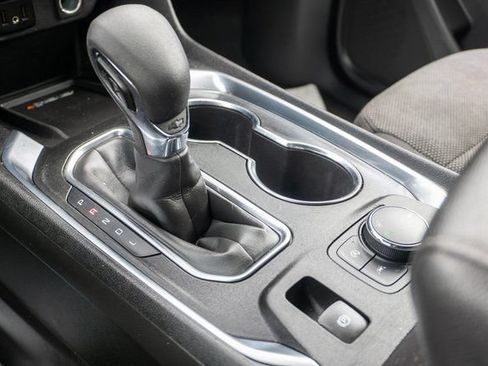 Used 2023 Chevrolet Traverse LT FWD image 30