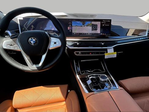 New 2026 BMW X7 xDrive40i w/ Premium Package AWD/4WD image 5
