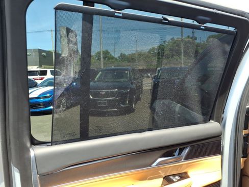 Used 2024 Jeep Grand Wagoneer L Series III w/ Rear Seat Video Group 1 AWD/4WD image 15