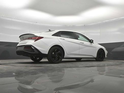 New 2026 Hyundai Elantra SEL Sport FWD image 43