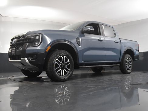 Used 2024 Ford Ranger Lariat w/ FX4 Off-Road Package image 13