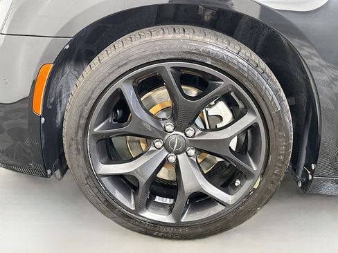 Used 2022 Chrysler 300 S w/ Comfort Group RWD image 38