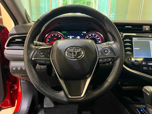 Used 2019 Toyota Camry XSE image 20